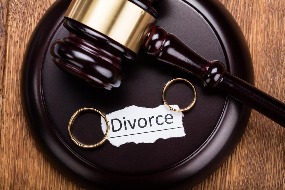 What Happens When Someone Ignores Court Orders in an Illinois Divorce?