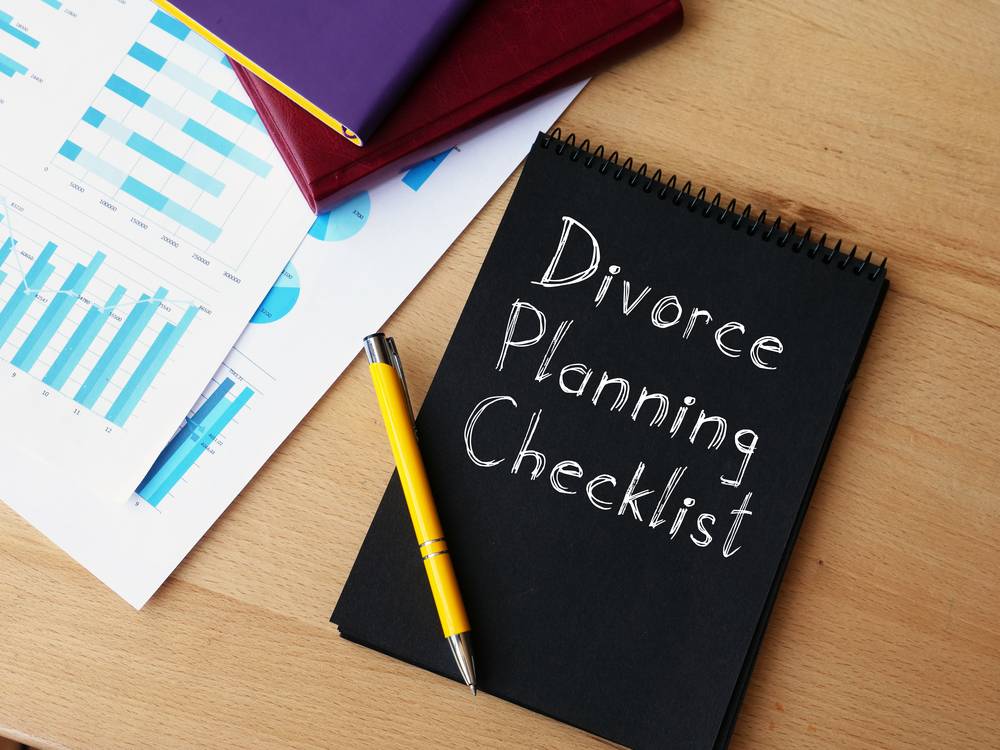 Illinois Divorce Decoded: Your Essential Checklist for Smooth Planning